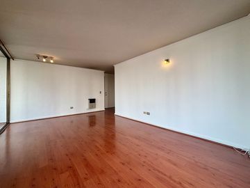 Se Vende 2 Dormitorios+ Estacionamiento .Av Perú