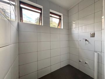 Se Vende 2 Dormitorios+ Estacionamiento .Av Perú