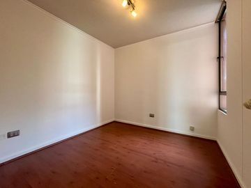 Se Vende 2 Dormitorios+ Estacionamiento .Av Perú