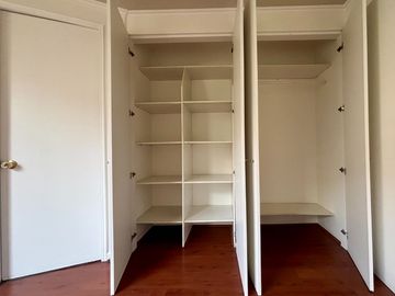 Se Vende 2 Dormitorios+ Estacionamiento .Av Perú