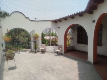 VENTA CASA URB. LOS GIRASOLES DE HUAMPANI CHACLACAYO 200 M2 $265 000