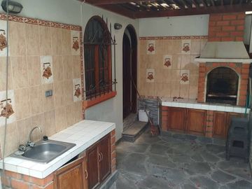 VENTA CASA URB. LOS GIRASOLES DE HUAMPANI CHACLACAYO 200 M2 $265 000