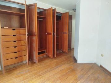 VENTA CASA URB. LOS GIRASOLES DE HUAMPANI CHACLACAYO 200 M2 $265 000