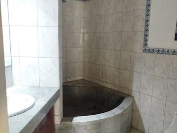 VENTA CASA URB. LOS GIRASOLES DE HUAMPANI CHACLACAYO 200 M2 $265 000