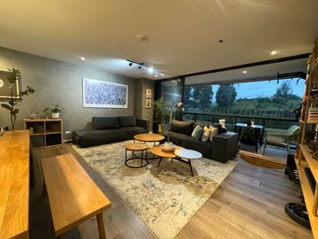 Venta Apto alto Palmas moderno