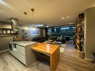 Venta Apto alto Palmas moderno