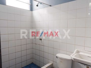 CASA EN VENTA DE 120M CERCA A LA AV. TANTAMAYO EN SAN MARTIN DE PORRES