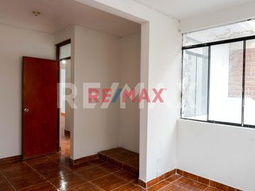 CASA EN VENTA DE 120M CERCA A LA AV. TANTAMAYO EN SAN MARTIN DE PORRES