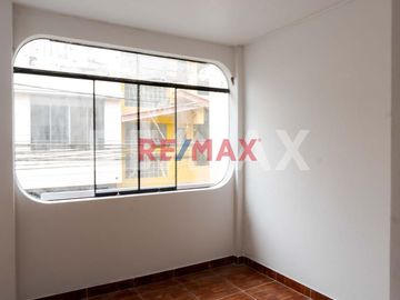 CASA EN VENTA DE 120M CERCA A LA AV. TANTAMAYO EN SAN MARTIN DE PORRES
