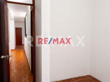 CASA EN VENTA DE 120M CERCA A LA AV. TANTAMAYO EN SAN MARTIN DE PORRES