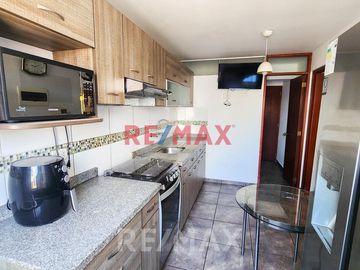 EN VENTA DE DEPARTAMENTO CERCA AL JOCKEY PLAZA EN ATE