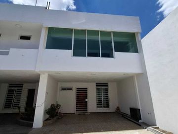 HERMOSO RESIDENCIAL EN VENTA EN OCOTLAN
