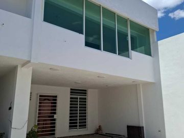 HERMOSO RESIDENCIAL EN VENTA EN OCOTLAN