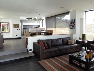 Venta Casa de Campo de Ensueño en Tocancipá – Exclusividad, Naturaleza y Modernidad
