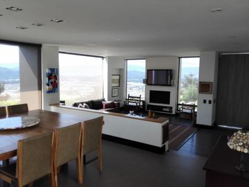 Venta Casa de Campo de Ensueño en Tocancipá – Exclusividad, Naturaleza y Modernidad