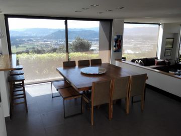 Venta Casa de Campo de Ensueño en Tocancipá – Exclusividad, Naturaleza y Modernidad