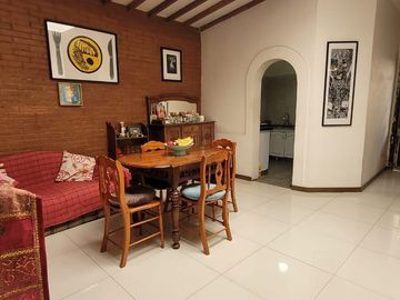 Se vende casa en Santiago Concha.
