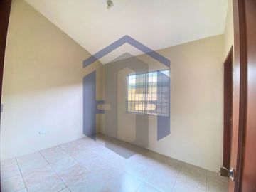 Casa de 2 plantas en venta - Mucho Lote 1, Guayaquil, Ecuador