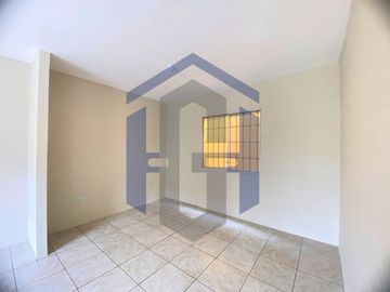Casa de 2 plantas en venta - Mucho Lote 1, Guayaquil, Ecuador