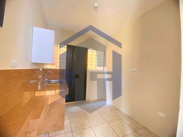 Casa de 2 plantas en venta - Mucho Lote 1, Guayaquil, Ecuador