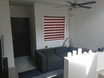 VENTA DE CASA A PRECIO DE REMATE EN RESIDENCIAL LAS MARGARITAS, STA. CATARINA, NUEVO LEON