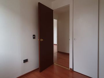 Se vende departamento en las Golondrinas, las Rosas Maipú