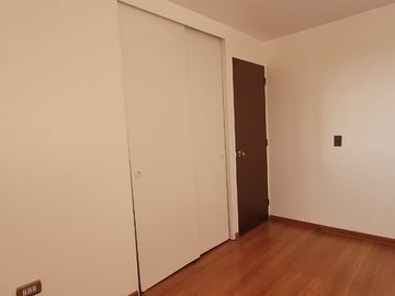 Se vende departamento en las Golondrinas, las Rosas Maipú