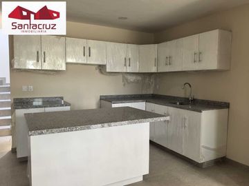 HERMOSA CASA DE 2 NIVELES EN VENTA ZONA: SANTA CRUZ TLAXCALA ‼️🌼