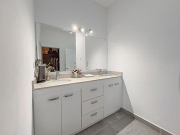 Casa en Venta en Santerra Residencial al Norte de la Ciudad