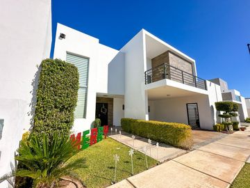 Casa en Venta en Santerra Residencial al Norte de la Ciudad