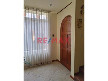 Venta De Casa En Residencial Los Paltos De San Antonio De Carapongo Lurigancho