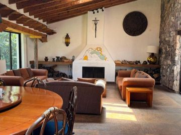 CASA EN AVANDARO