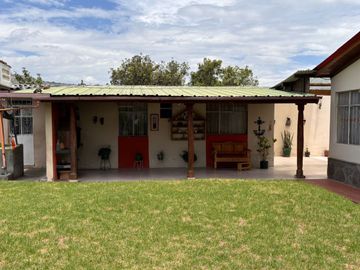 EN VENTA QUINTA EN GUAYLLABAMBA. EXCELENTE UBICACION