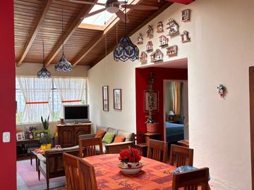 EN VENTA QUINTA EN GUAYLLABAMBA. EXCELENTE UBICACION