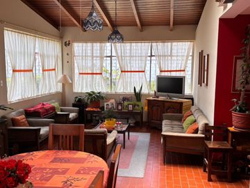 EN VENTA QUINTA EN GUAYLLABAMBA. EXCELENTE UBICACION