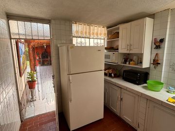EN VENTA QUINTA EN GUAYLLABAMBA. EXCELENTE UBICACION