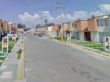 CASA ADJUDICADA AV PASEO DE  LAS PALOMAS 58 LT 18 MZ1, FRACC PASEOS DE TULTEPEC II .$743,200