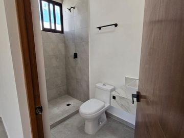 CASA RESIDENCIAL EN BOSQUES DE CONKAL