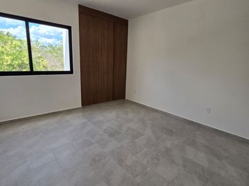 CASA RESIDENCIAL EN BOSQUES DE CONKAL