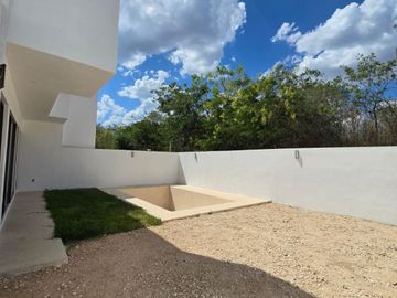 CASA RESIDENCIAL EN BOSQUES DE CONKAL