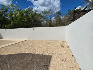 CASA RESIDENCIAL EN BOSQUES DE CONKAL