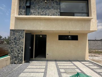 ✨ HERMOSA CASA EN VENTA EN FRACCIONAMIENTO - ZONA LA MAGDALENA ✨