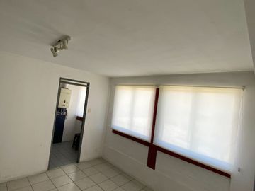 Solido departamento barrio Yungay.