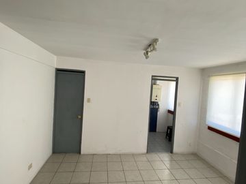 Solido departamento barrio Yungay.