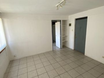 Solido departamento barrio Yungay.