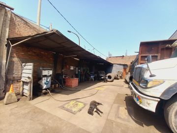 VENDO LOCAL COMERCIAL DE 2005 M2 EN AV. LOS CASCANUECES - SANTA ANITA-LIMA