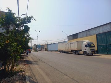 VENDO LOCAL COMERCIAL DE 2005 M2 EN AV. LOS CASCANUECES - SANTA ANITA-LIMA
