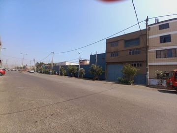 VENDO LOCAL COMERCIAL DE 2005 M2 EN AV. LOS CASCANUECES - SANTA ANITA-LIMA