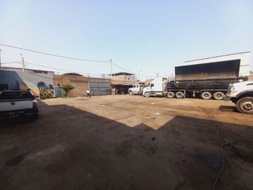 VENDO LOCAL COMERCIAL DE 2005 M2 EN AV. LOS CASCANUECES - SANTA ANITA-LIMA