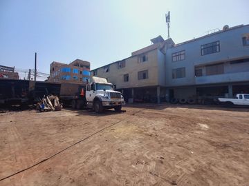 VENDO LOCAL COMERCIAL DE 2005 M2 EN AV. LOS CASCANUECES - SANTA ANITA-LIMA